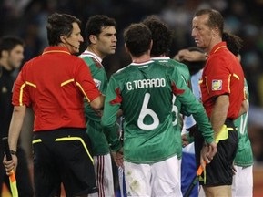 ФИФА запретила видеоповторы спорных моментов