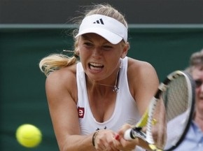 Каролин Возняцки вышла в 1/8 финала Уимблдона-2010