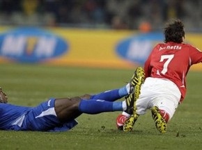 Клоунада на поле: Швейцария и Гондурас совсем не умеют забивать