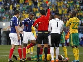 На ЧМ восемь дней подряд показываются красные карточки