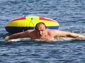 Севастопольские пловцы проплыли из Черного в Мраморное море