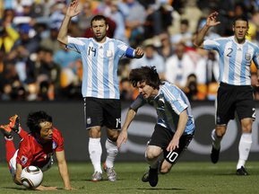 Хэт-трик Игуаина приносит Аргентине победу над Южной Кореей