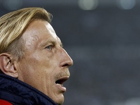 Руководство Фенербахче угрожает своему главному тренеру