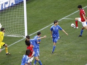 Південна Корея впевнено перемагає Грецію