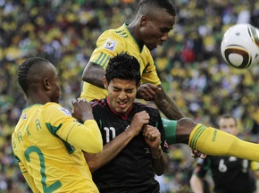 Фотогалерея: Первый блин - миром. ЮАР и Мексика играют вничью