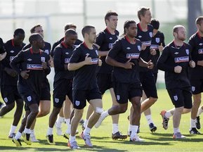 Арбітри Чемпіонату світу вчать лайки англійською мовою