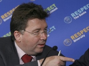 Директор Євро-2012 закликає гуманно вирішити проблему з безпритульними тваринами