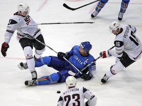 ЧС з хокею: Казахстан та Італія залишають елітний дивізіон