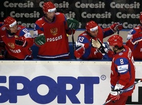 ЧМ по хоккею: Россияне обыграли хозяев чемпионата, Швейцария победила чехов