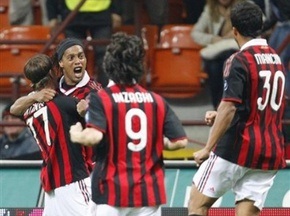 Дженоа зіграє з Міланом при порожніх трибунах