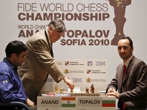 Никто не хотел рисковать. Ананд и Топалов вновь играют вничью