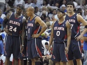 NBA. Атланта унижена в Орландо, Юта бита в Лос-Анджелесе