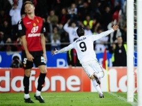 Примера: Роналдо ведет Реал за Барселоной