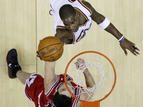 NBA. Playoffs-2010. Чикаго і Маямі відправлені на відпочинок