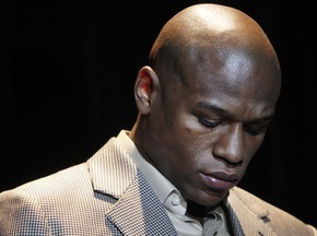 Телохранителю Мейвезера предъявлено обвинение в попытке убийства