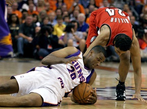 NBA Playoffs-2010: Портленд побеждает Санс на морально-волевых