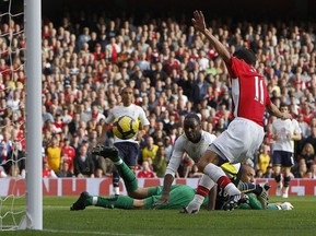 АПЛ: Арсенал уступает Тоттенхэму