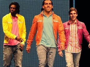 Футболисты МанСити приняли участие в благотворительном модном показе