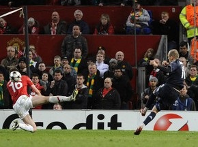 Лига Чемпионов: МЮ выигрывает битву у Баварии, но проигрывает войну