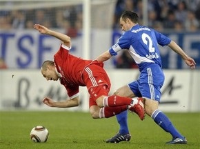 Бундеслига: Бавария переиграла Шальке, Байер уступил Айнтрахту