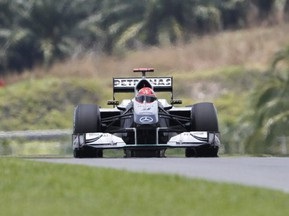 Гран-при Малайзии: Шумахер сошел на 10-м круге