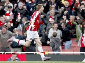 АПЛ: Арсенал дожимает волков, Ливерпуль и Тоттенхэм оступаются