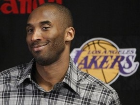 Коби Брайант подписал новый контракт с Лейкерс