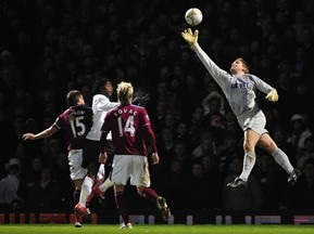 АПЛ: МЮ побеждает Ливерпуль и отрывается от Челси