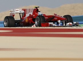 Алонсо побеждает на Гран-при Бахрейна