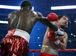 Пакьяо побеждает Клотти в тяжелом бою