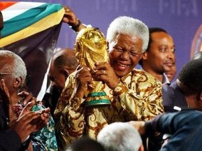 До Донецька привезуть футбольний Кубок світу