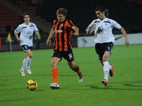 Шахтер побеждает в дерби и догоняет Динамо