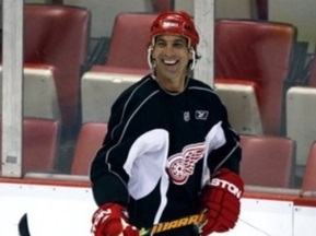 48-летний Челиос продолжит карьеру в Атланте