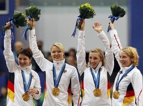 Конькобежки из Германии завоевали золото Ванкувера