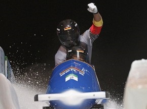 Бобслей: Германия занимает первое и второе место