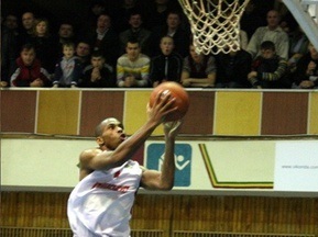 Суперлига: Азовмаш переиграл Политехнику, Днепр дома обыграл Николаев