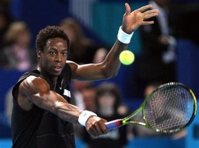 Монфис выбыл из борьбы на турнире в Марселе