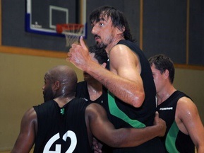 Суперлига: Будивельник разгромил Пульсар, Одесса одержала победу над БК Киев