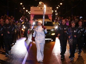 Олимпийский огонь прибыл в Ванкувер