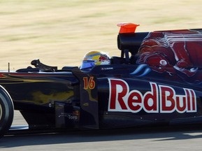 Toro Rosso показывает лучшее время во второй дней тестов в Хересе