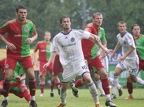 Динамо сыграет с Бернли и Локомотивом