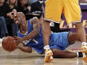 NBА: Дальнобойщики Денвера разбомбили Лейкерс