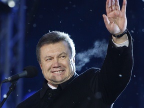 Янукович обещает подарить украинским призерам Олимпиады-2010 по автомобилю