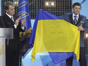 Украинских олимпийцев торжественно проводили в Ванкувер