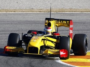 Первый блин комом: Петров дебютировал в F1