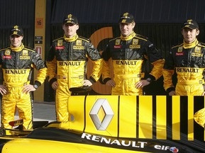 Русские идут: Петров стал пилотом Renault