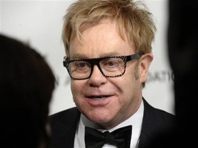 Элтон Джон и Серена Уильямс переиграли Роддика и Курникову в США