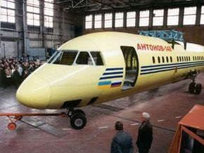 Над производством Ан-148 работают 126 российских предприятий