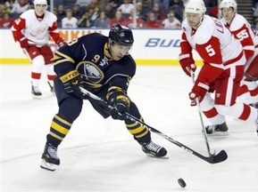 NHL: Клинки подрезают Красные Крылья