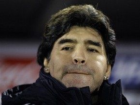 Марадона останется в сборной только на собственных условиях